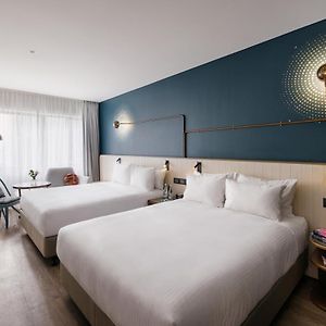 Standard Upper Floors Queen Room